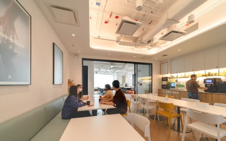 เปิดบ้าน Advanced Technology Center Thailand ของเอคเซนเชอร์ ตอบโจทย์คนยุคใหม่สายเทคและไอที - ห้อง We Care โซนให้การดูแลและปฐมพยาบาลกับพนักงาน