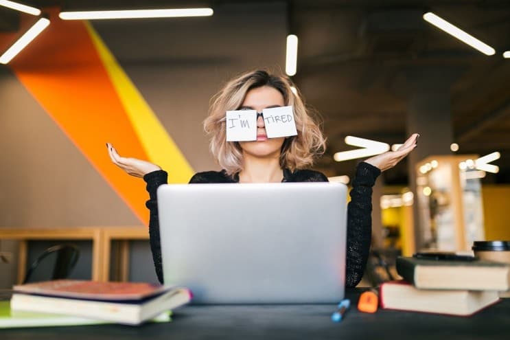 เครียดเกินไป ระวังกลายเป็น Burnout Syndrome ! หรือภาวะหมดไฟในวัยทำงาน - สาเหตุของการเกิดภาวะ Burnout Syndrome มักเกิดจาก