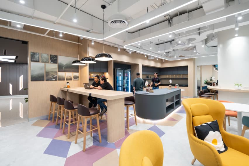 SCBX Inspiring Workspace : มากกว่าออฟฟิศ แต่คือพื้นที่แห่งแรงบันดาลใจและจุด Start นวัตกรรม - Town Hall พื้นที่รวมแรงบันดาลใจ สู่การเริ่มต้นนวัตกรรม