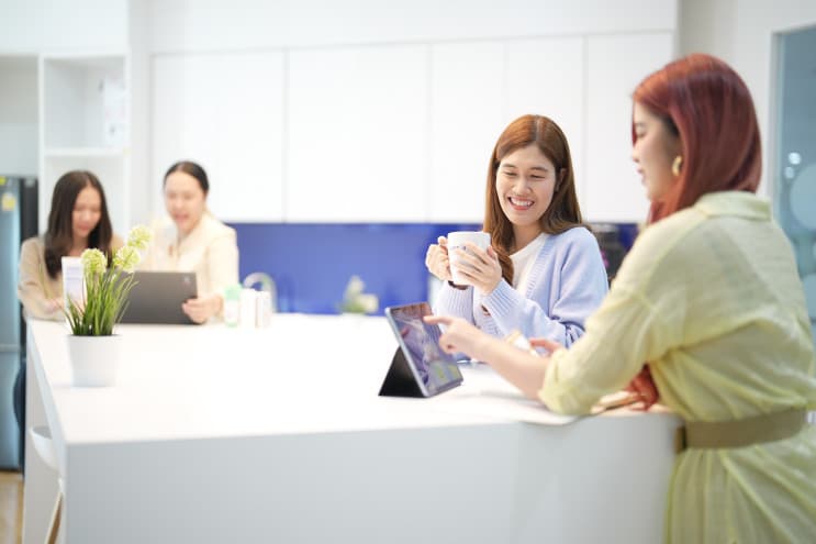 Designing Your Work Life, Designing with care at Beiersdorf ออฟฟิศที่ใช้ “CARE” ออกแบบการทำงาน - พูดคุยแลกเปลี่ยนสบายๆ ในมุมกาแฟ