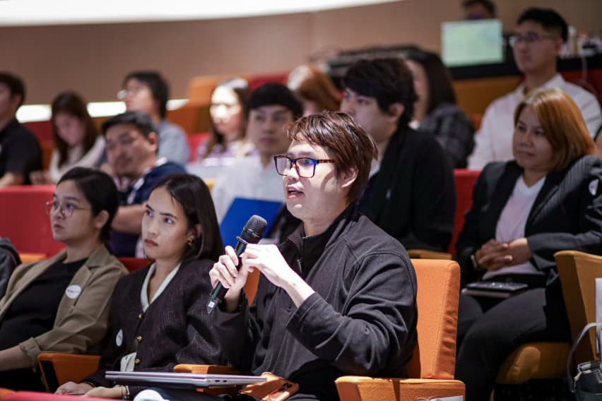 ก้าวสู่การเป็นผู้นำยุคใหม่ กับ OSOTSPA Leadership of Tomorrow 2025 - ทำไม ‘ผู้นำรุ่นใหม่’ ถึงเป็นกุญแจสำคัญสู่ความยั่งยืนของโอสถสภา มาเปิดวิสัยทัศน์ OSOTSPA Leadership of Tomorrow Program 2025 กับการเปลี่ยน ‘คนเก่ง’ ให้เป็น ‘ผู้ขับเคลื่อนความยั่งยืน’