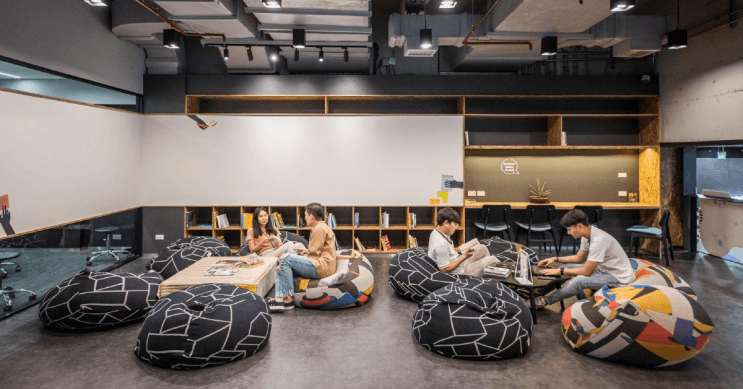 พาชม Co.Lab แบบ 360 องศา พื้นที่ทำงานสุดโปรดักทีฟของชาว SC Asset - 5. โซนหนังสือเพิ่มความรู้และประสบการณ์ที่ดี