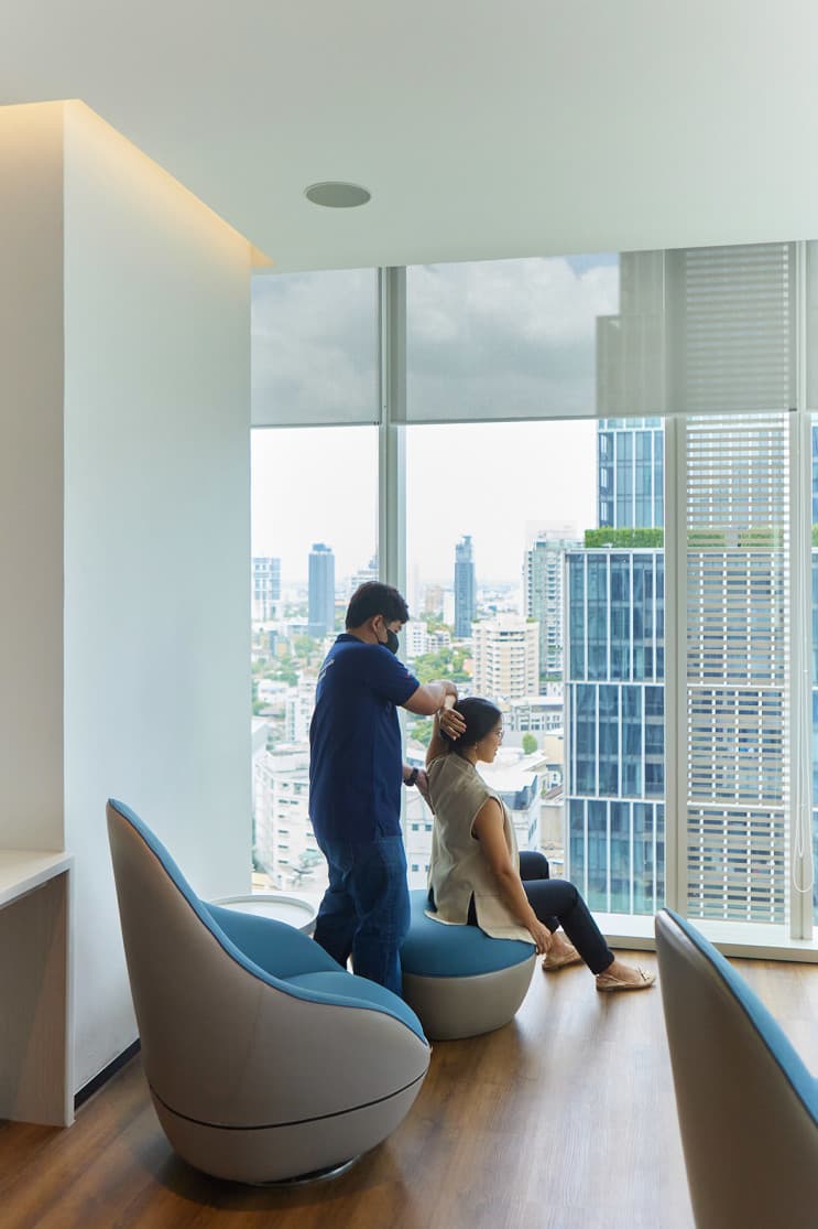 เปิดออฟฟิศใหม่สุดไฮเทคของยูโอบี พร้อม Facilities รอบด้าน ให้เอนจอยกับการทำงานไม่มีสะดุด - 4. ฟิตเนสระดับพรีเมี่ยม อุปกรณ์ออกกำลังกายครบครัน จัดมาให้เพื่อพนักงานสาย Healthy