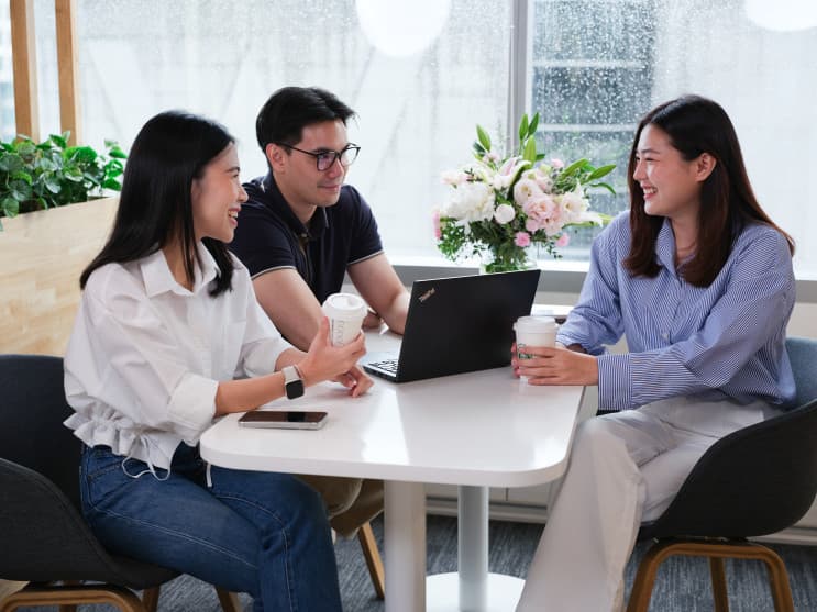 Designing Your Work Life, Designing with care at Beiersdorf ออฟฟิศที่ใช้ “CARE” ออกแบบการทำงาน - เป็นอย่างไรกันบ้าง? ไม่ว่าจะในส่วนสำนักงานใหญ่ หรือส่วนของโรงงาน ทุกห้อง ทุกตารางเมตรของพื้นที่แห่งนี้ก็สะท้อนถึงความ “CARE” แบบที่ Beiersdorf เชื่อถือ และมุ่งมั่นจะสร้างสภาพแวดล้อมของการทำงานแห่งอนาคตที่ไปไกลกว่าประสิทธิภาพของการทำงาน แต่เป็นการดูแลคุณภาพชีวิตและความสุขของคนทำงาน ให้เกิดขึ้นไปด้วยกัน จนผู้บริโภคสามารถสัมผัสได้ว่าทุกผลิตภัณฑ์ภายใต้การผลิตของ Beiersdorf นั้นเบื้องหลังคือความห่วงใย ความใส่ใจและความสุขของผู้คนที่สร้างสรรค์ขึ้นมา (2)