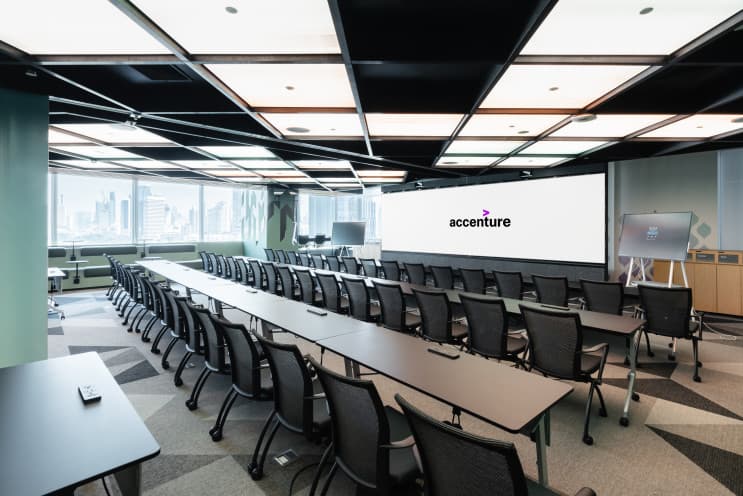 เปิดออฟฟิศที่ออกแบบมาเพื่อรองรับการใช้งานทุกรูปแบบสำหรับทุกคนที่ Accenture - Training room