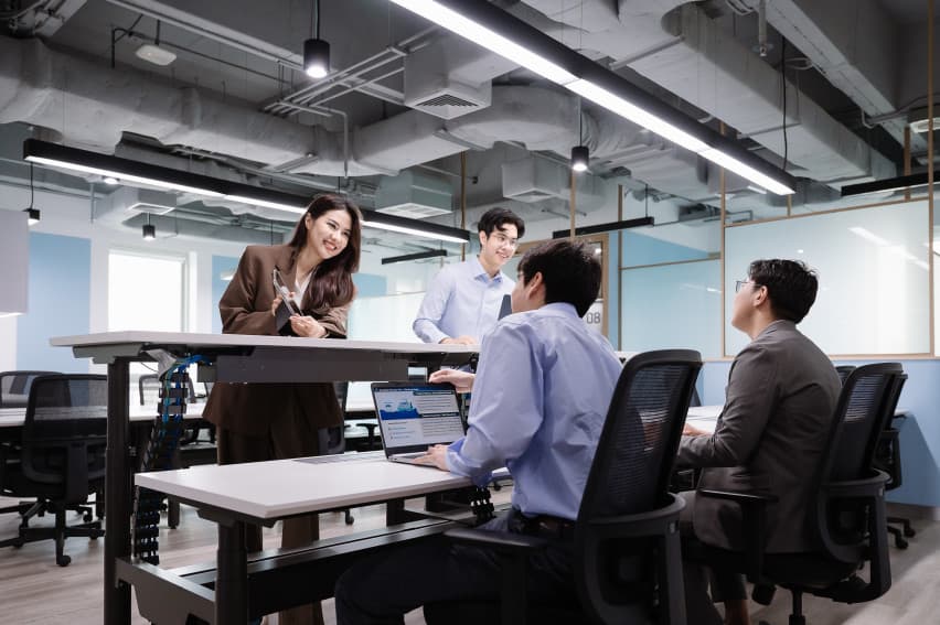 7 สิ่งดี ๆ ที่ธนาคารกรุงไทยมีให้... เปลี่ยนวันทำงานให้ ใจฟูขึ้นทุกวัน - 6. ทำงานแบบ Flexible Workplace ได้ทั้งที่บ้านและออฟฟิศ